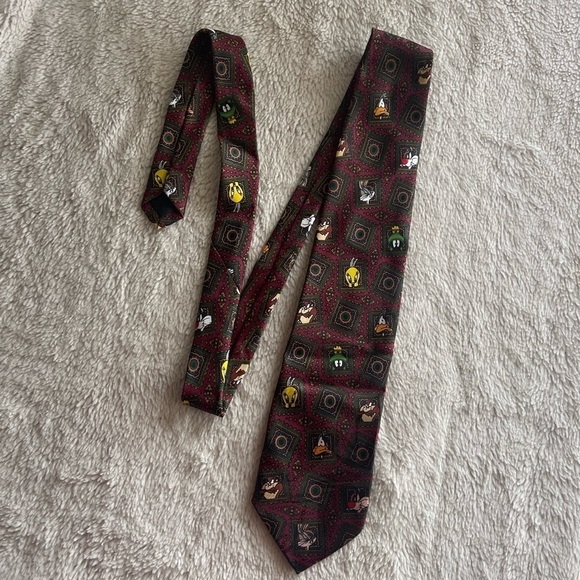Vintage Other - Looney Tunes vintage 90s novelty print Tweety Taz Martian Bugs Daffy neck tie